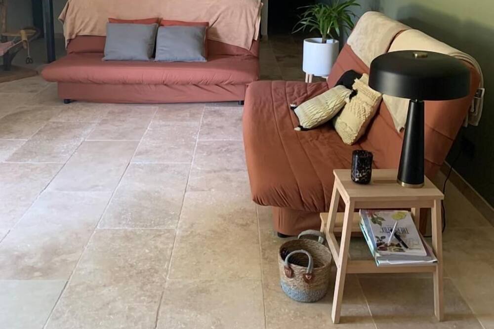 Photo of Livingroom in Castelmayran