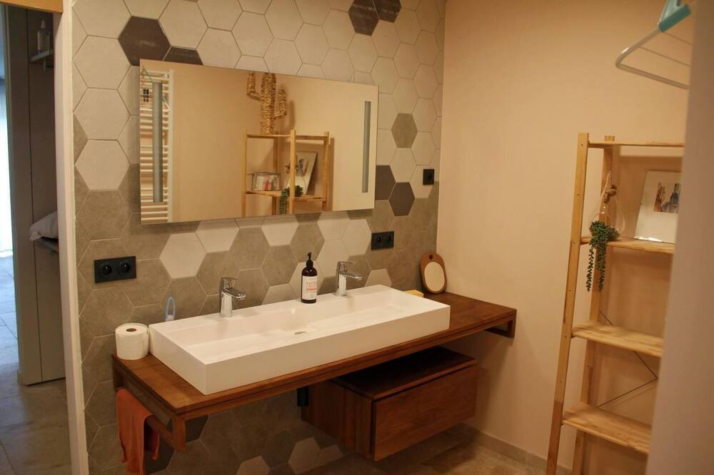 Photo of Bathroom in Castelmayran