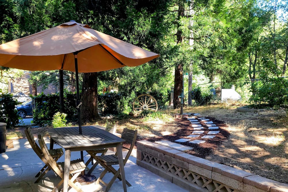 Photo of Outdoor in Cedarpines Park