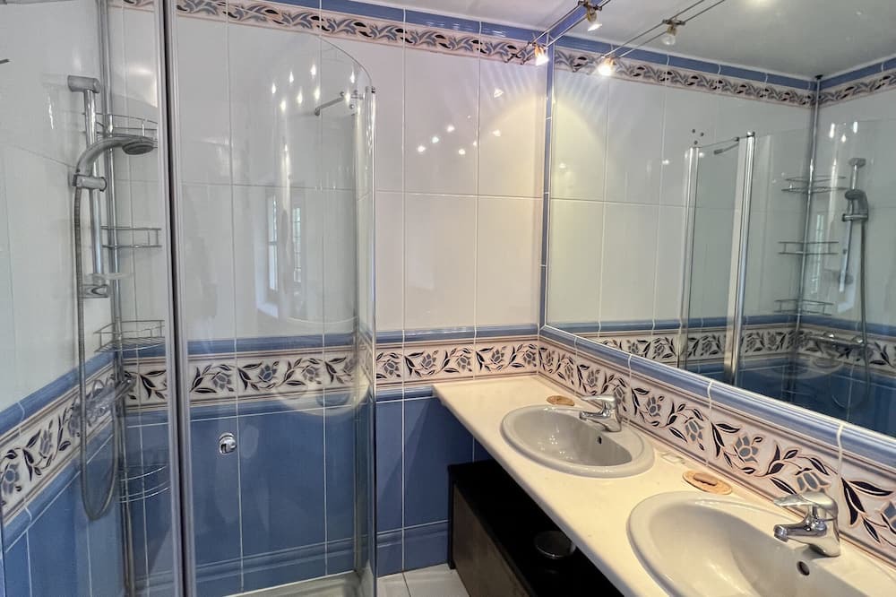 Photo of Bathroom in La Baume-Cornillane
