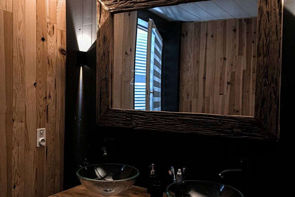 Photo of Bathroom in Bagneres-de-Bigorre