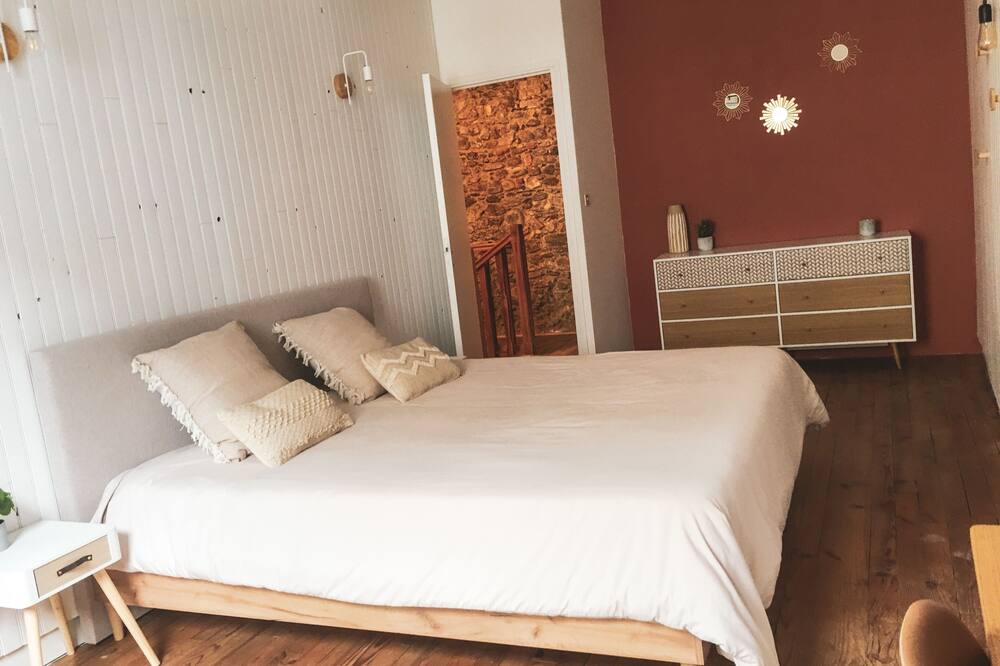 Photo of Bedroom in Bagneres-de-Bigorre