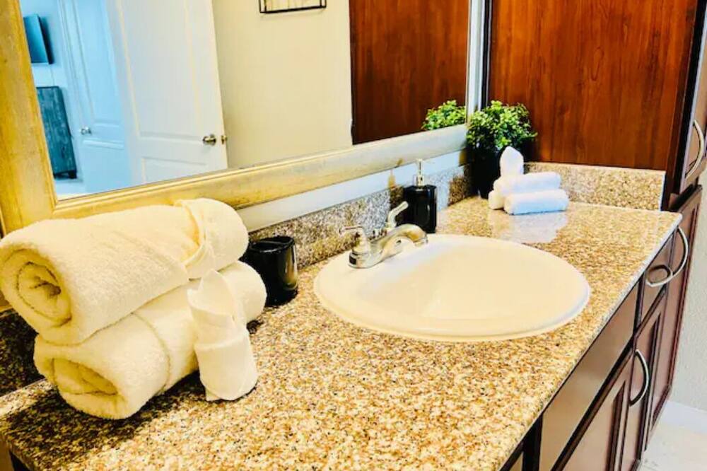 Photo of Bathroom in Pearland