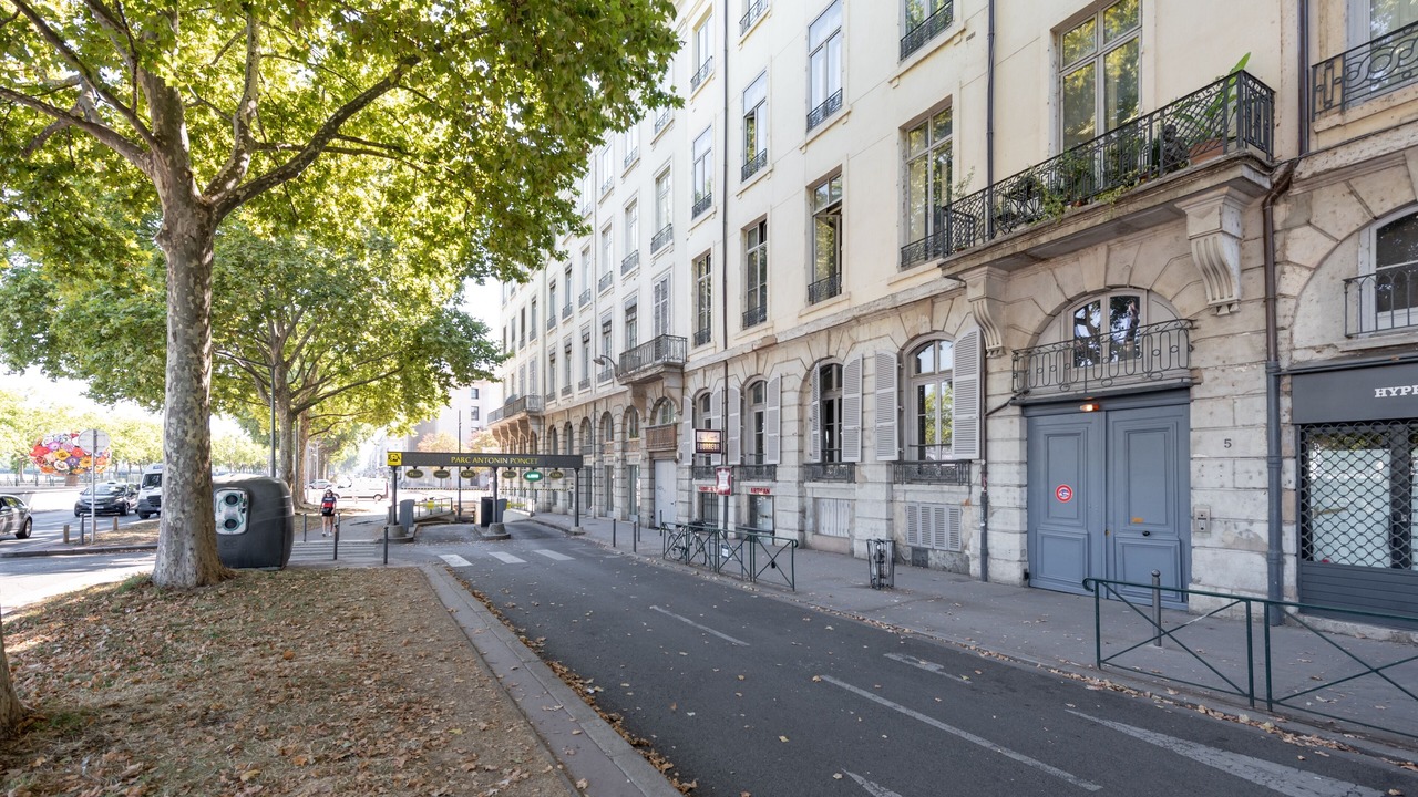 Photo of Outdoor in Bellecour - Hotel Dieu