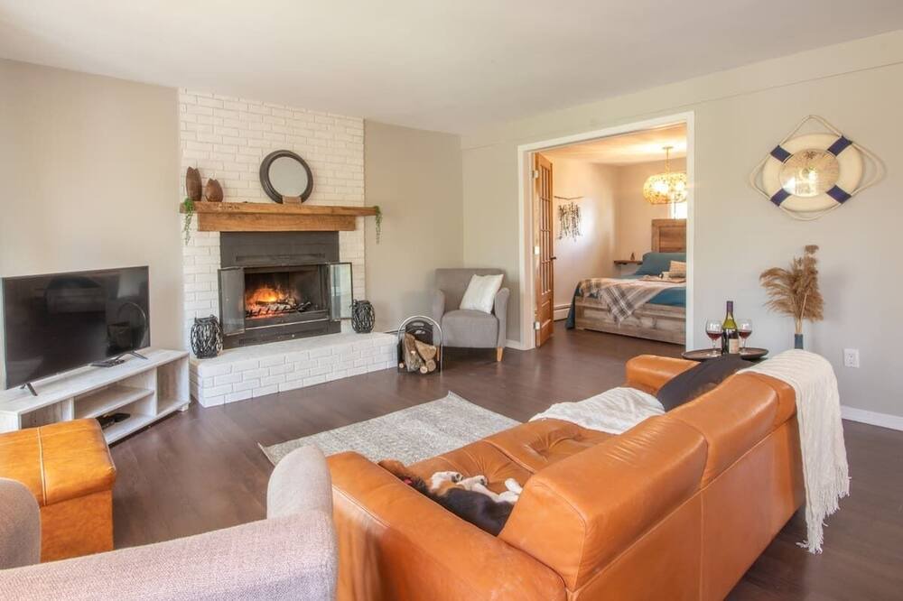 Photo of Livingroom in Asbestos