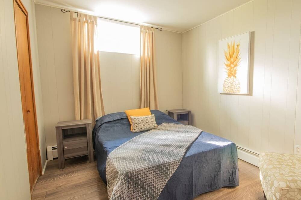 Photo of Bedroom in Asbestos
