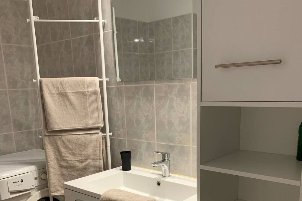 Photo of Bathroom in Saint-Gely-du-Fesc