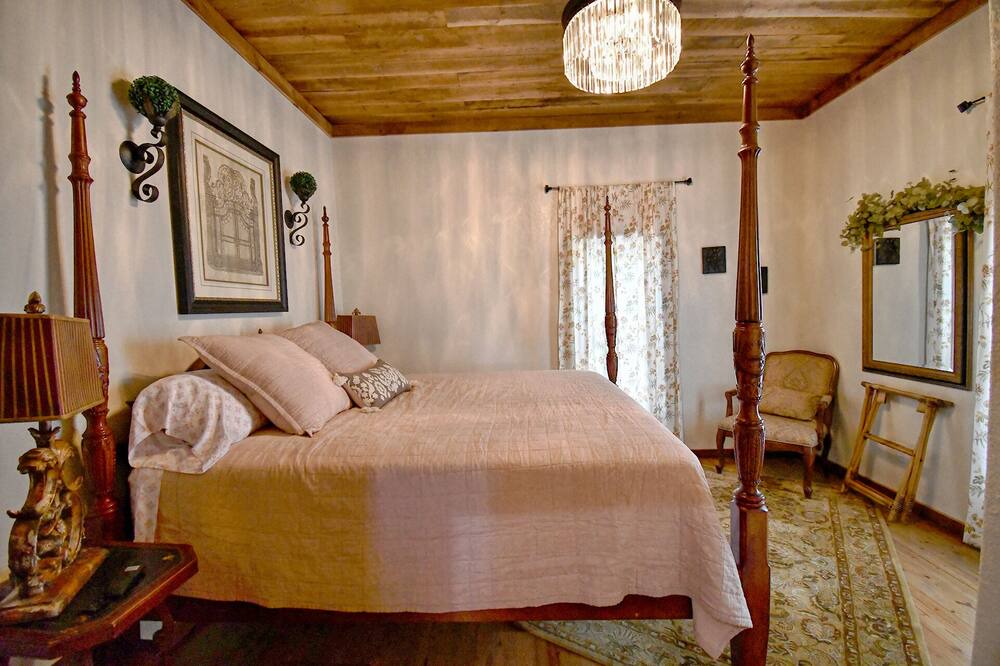 Photo of Bedroom in Tahlequah