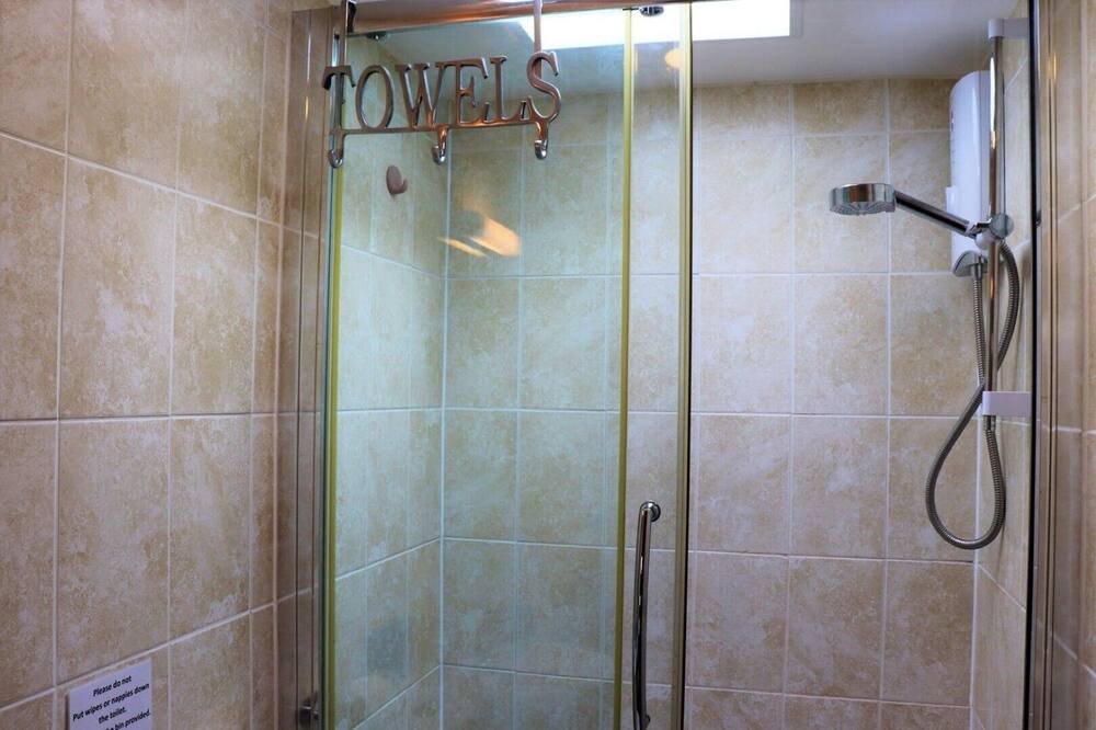 Photo of Bathroom in Niton