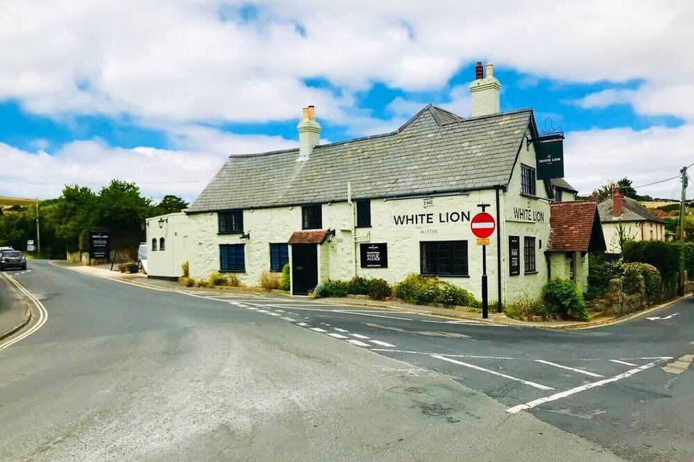 Photo of Outdoor in Niton