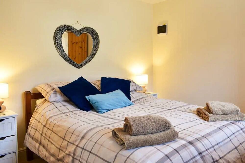 Photo of Bedroom in Niton