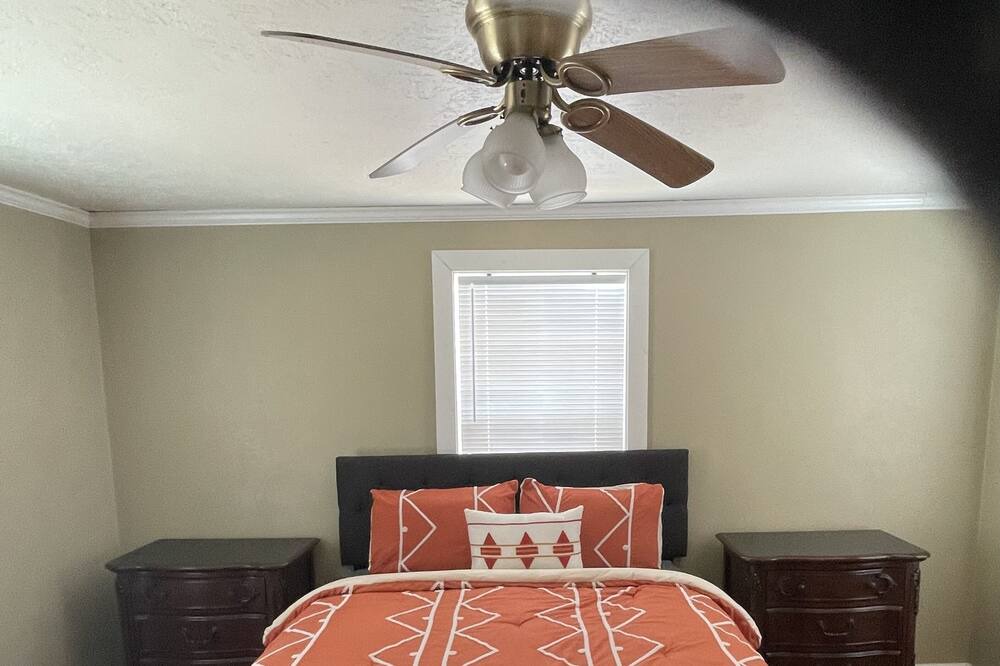 Photo of Bedroom in Groves