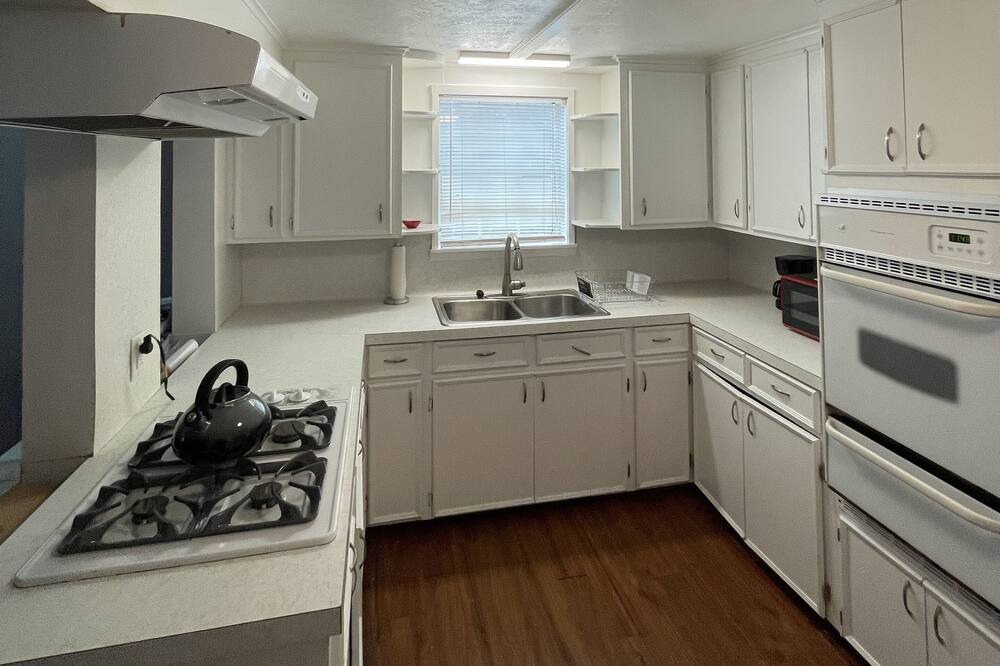 Photo of Kitchen in Groves