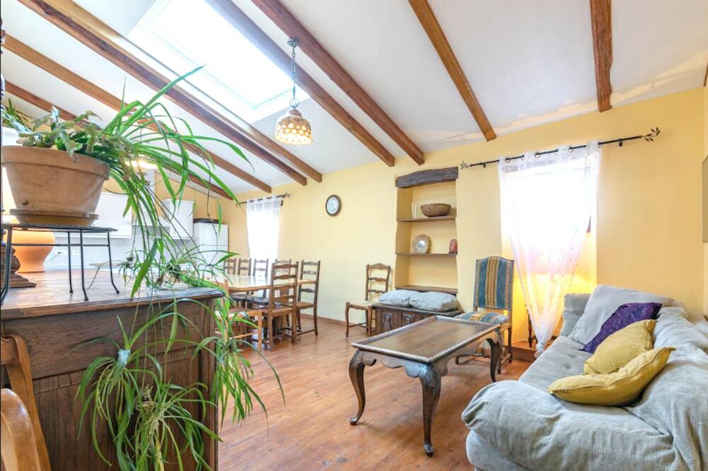 Photo of Livingroom in Ferrieres-les-Verreries