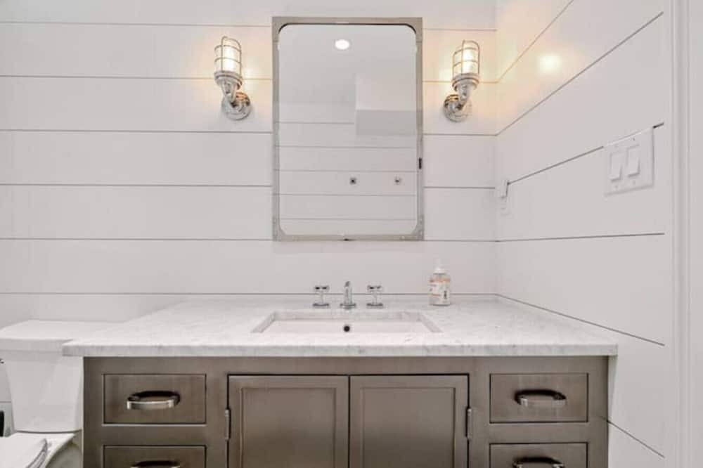 Photo of Bathroom in Ardmore