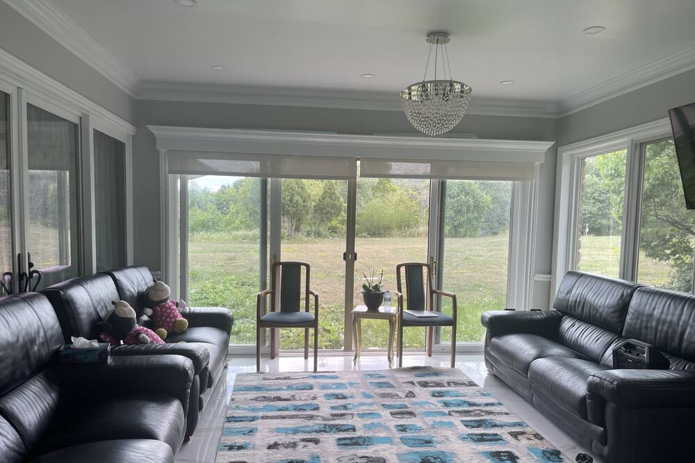 Photo of Livingroom in Milton