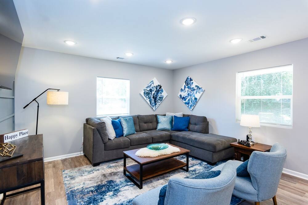 Photo of Livingroom in Buford Highway