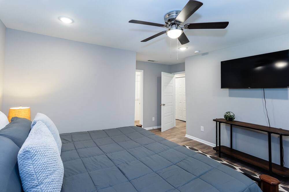 Photo of Bedroom in Buford Highway