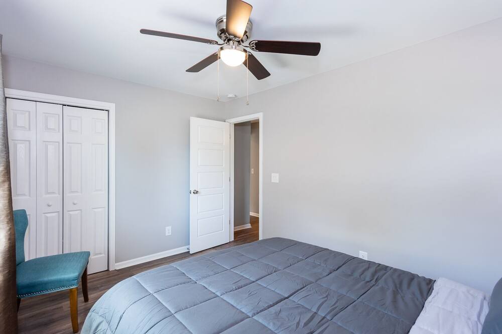Photo of Bedroom in Buford Highway