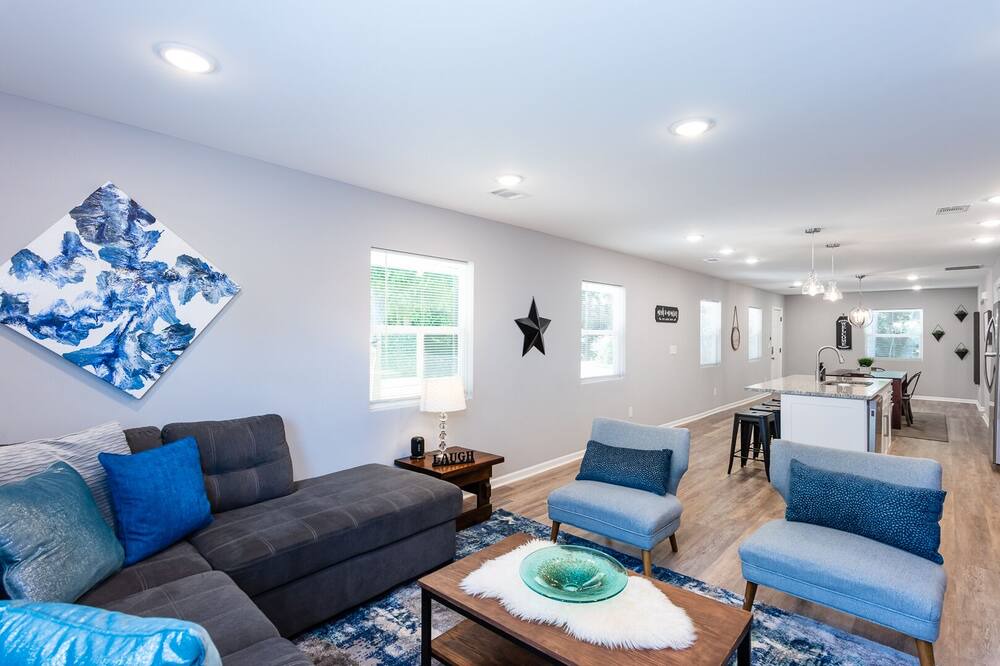Photo of Livingroom in Buford Highway