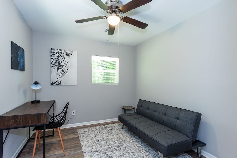 Photo of Livingroom in Buford Highway