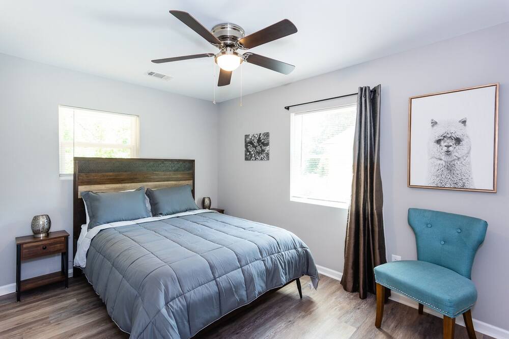 Photo of Bedroom in Buford Highway