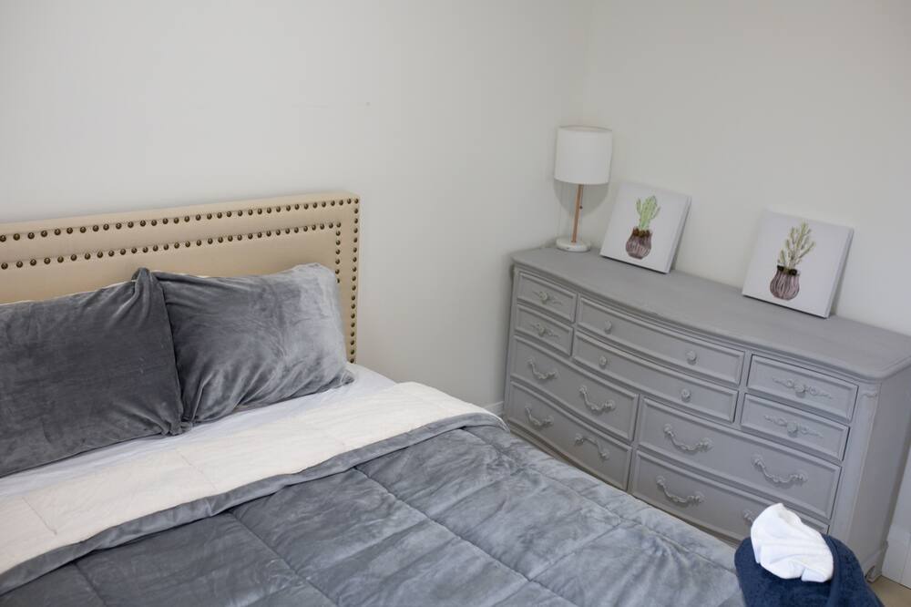Photo of Bedroom in Hamilton