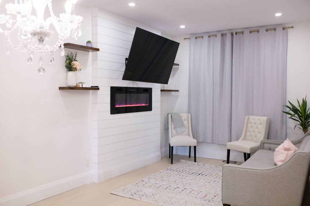 Photo of Livingroom in Hamilton