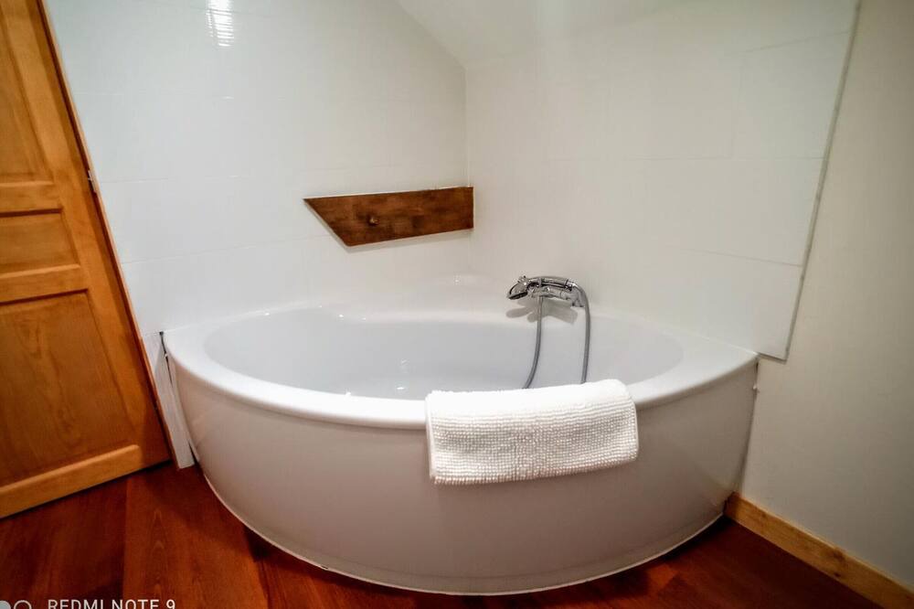 Photo of Bathroom in Chalais