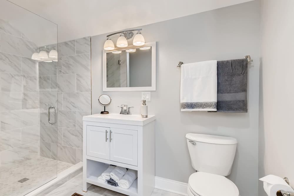 Photo of Bathroom in Roseland