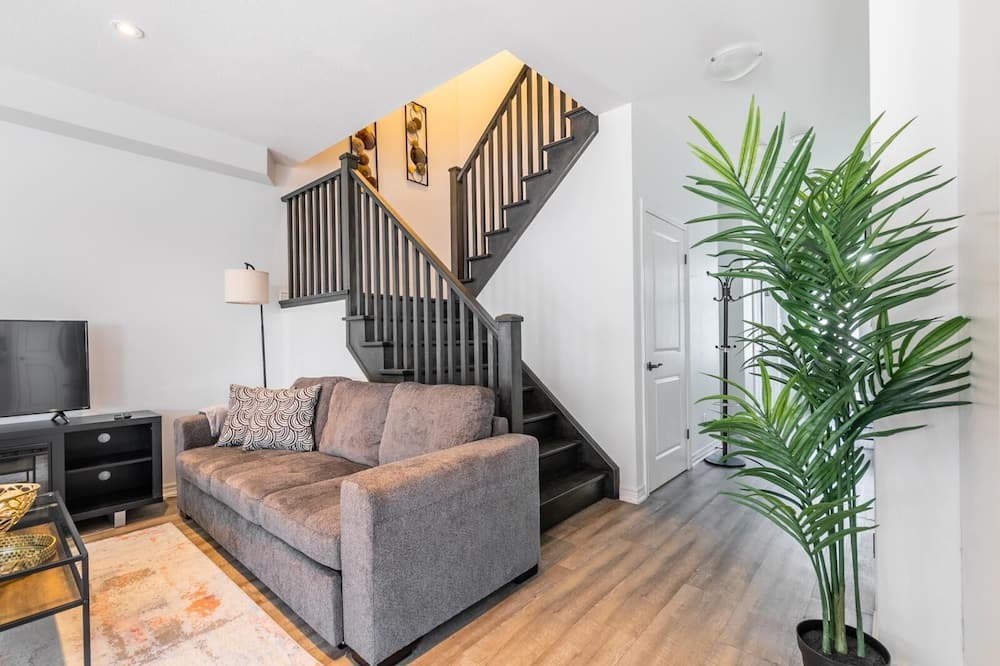 Photo of Livingroom in Stoney Creek