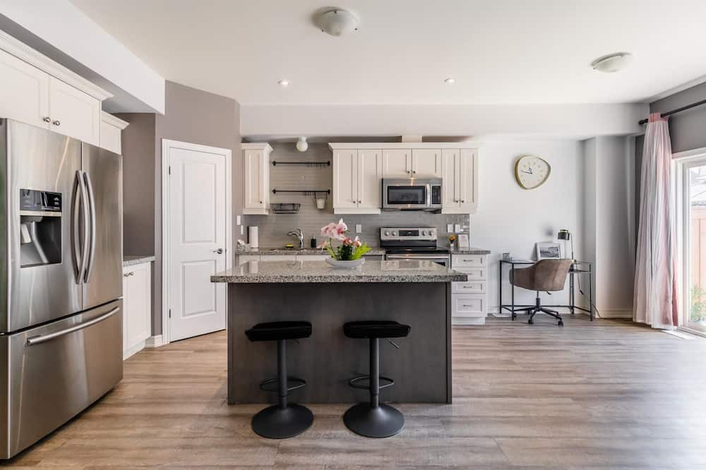 Photo of Kitchen in Stoney Creek