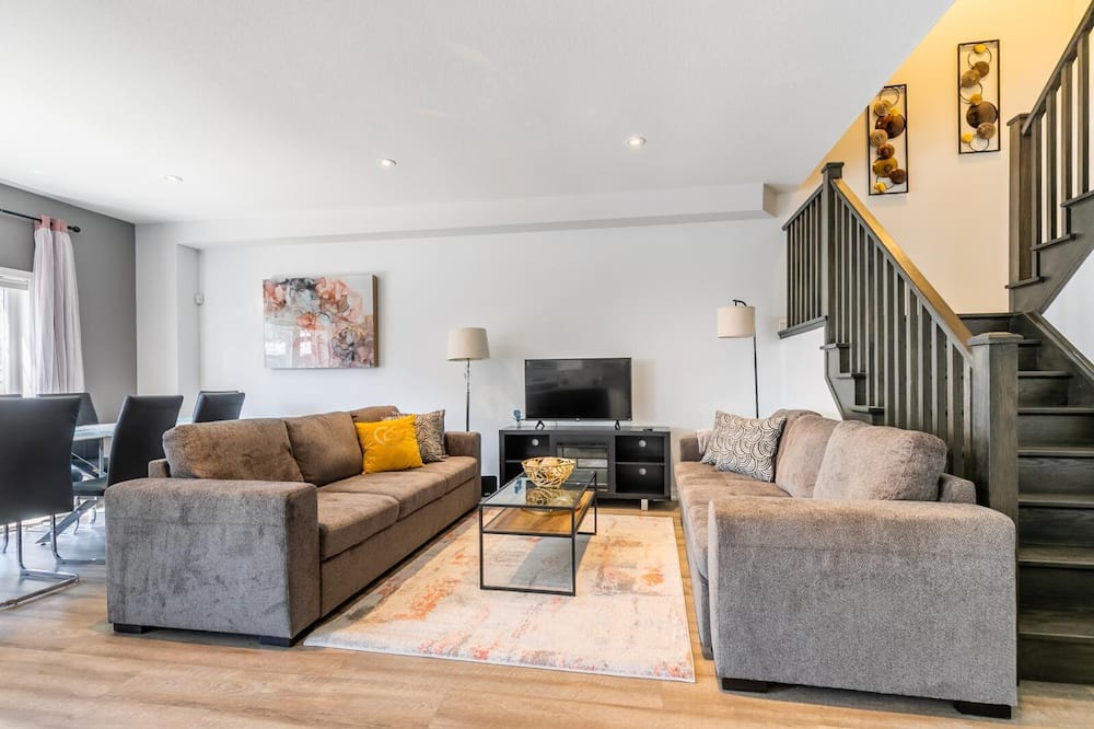 Photo of Livingroom in Stoney Creek