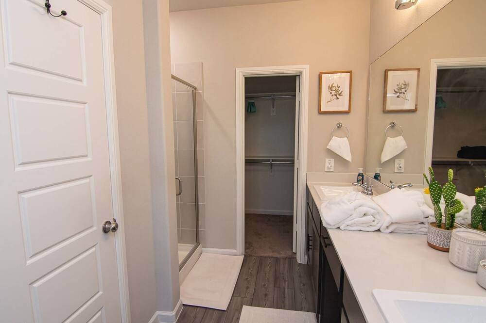 Photo of Bathroom in Royse City