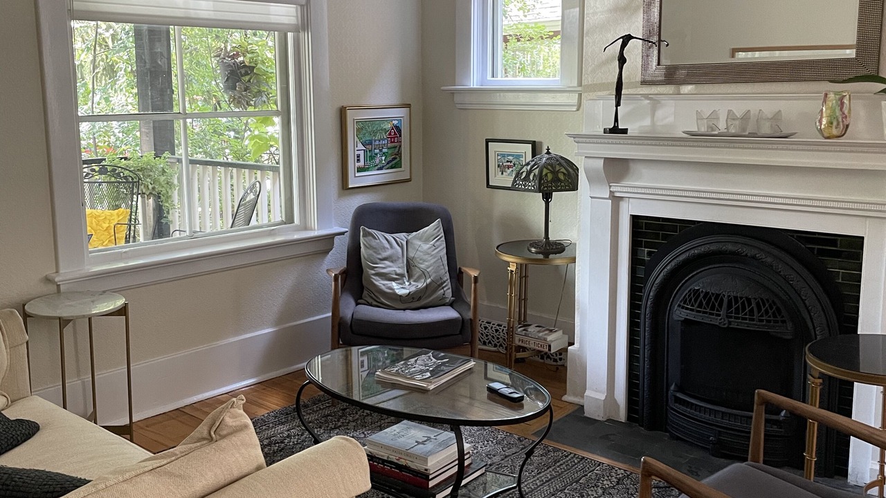 Photo of Livingroom in Saskatoon Downtown