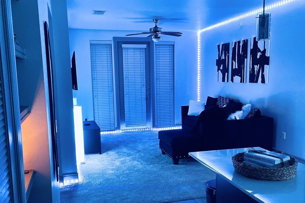 Photo of Livingroom in Knox - Henderson