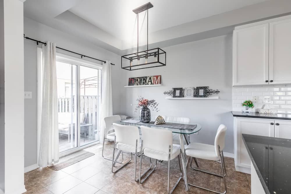 Photo of Kitchen in Stoney Creek