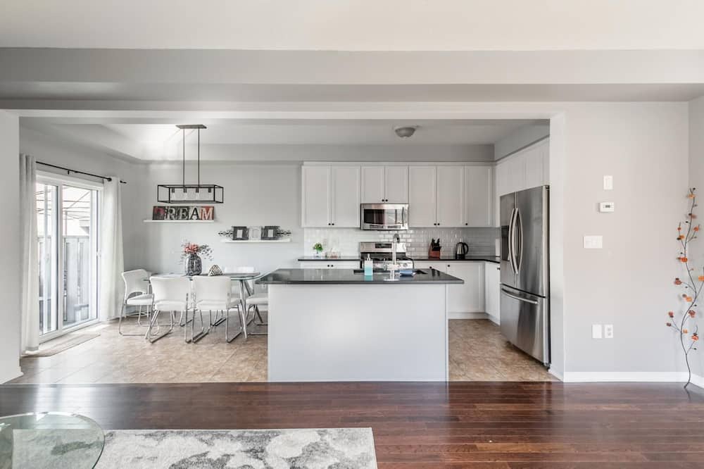 Photo of Kitchen in Stoney Creek