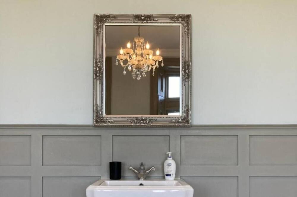 Photo of Bathroom in Trawscoed