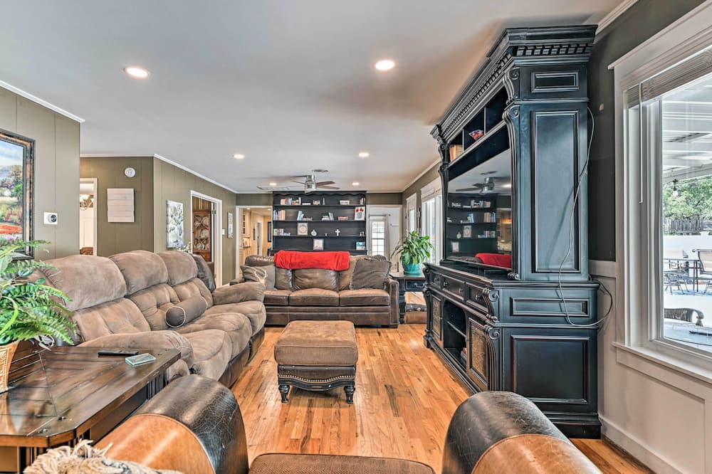 Photo of Bedroom in Brownwood