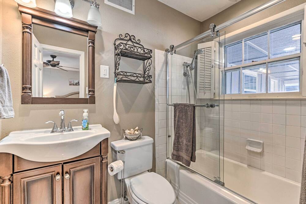 Photo of Bathroom in Brownwood