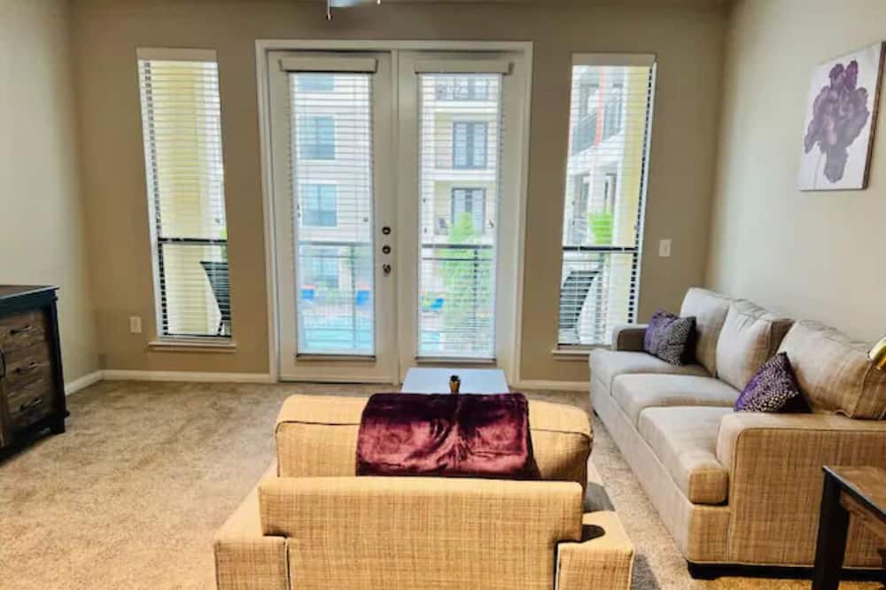 Photo of Livingroom in Pearland