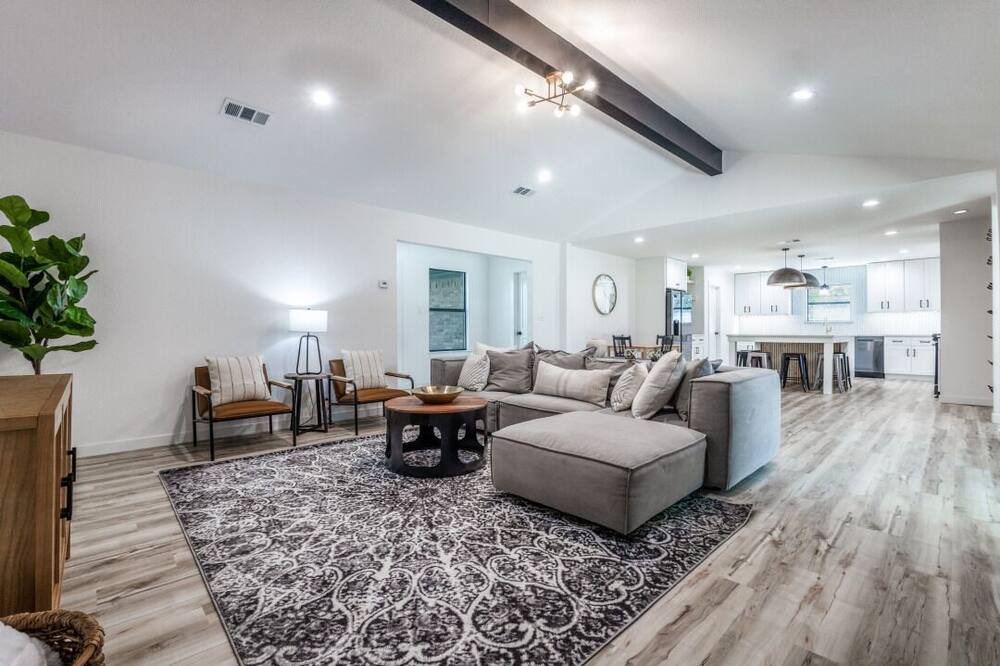 Photo of Livingroom in Grapevine
