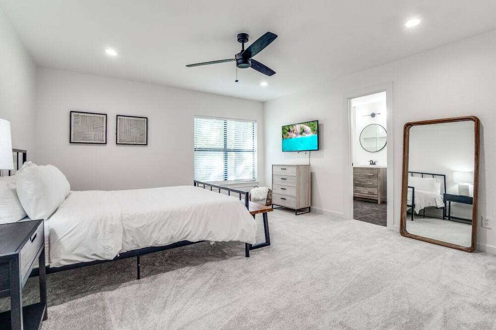 Photo of Bedroom in Grapevine