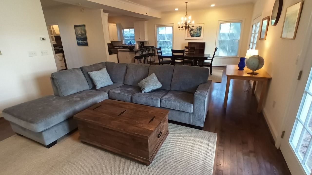Photo of Livingroom in Northeast Virginia Beach