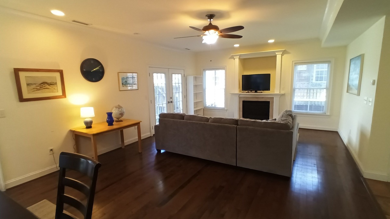 Photo of Livingroom in Northeast Virginia Beach