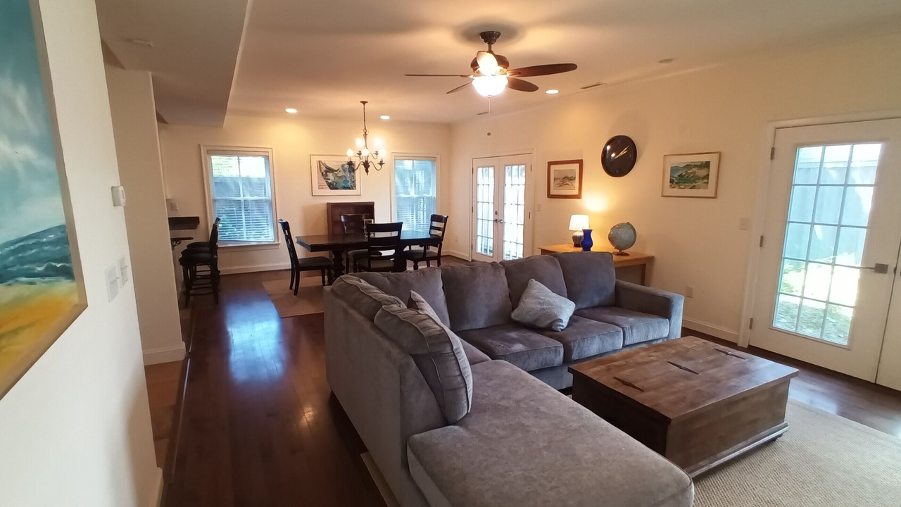 Photo of Livingroom in Northeast Virginia Beach