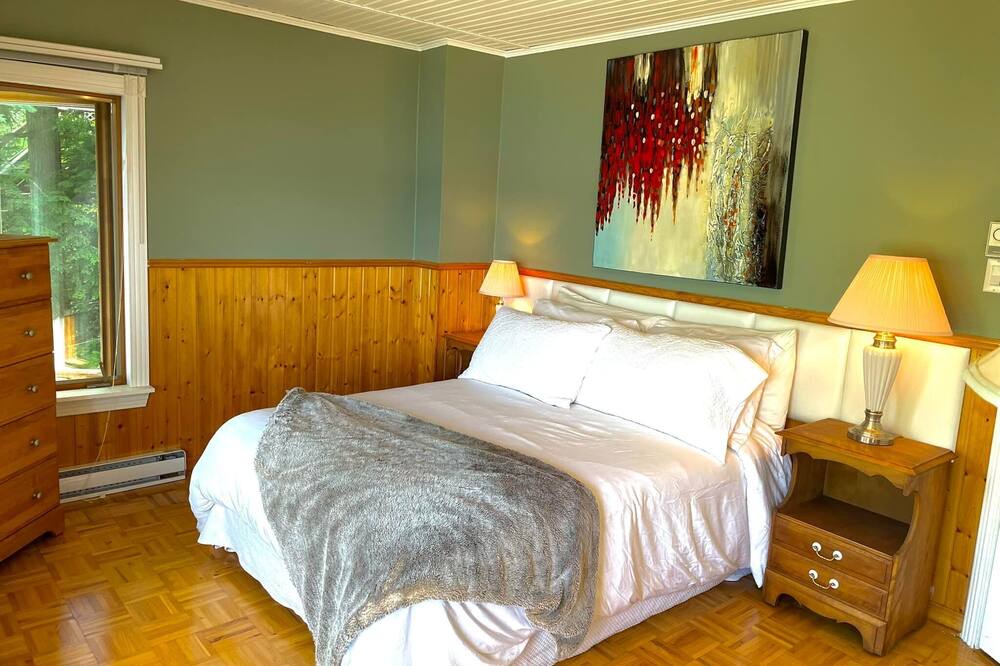 Photo of Bedroom in Mansonville