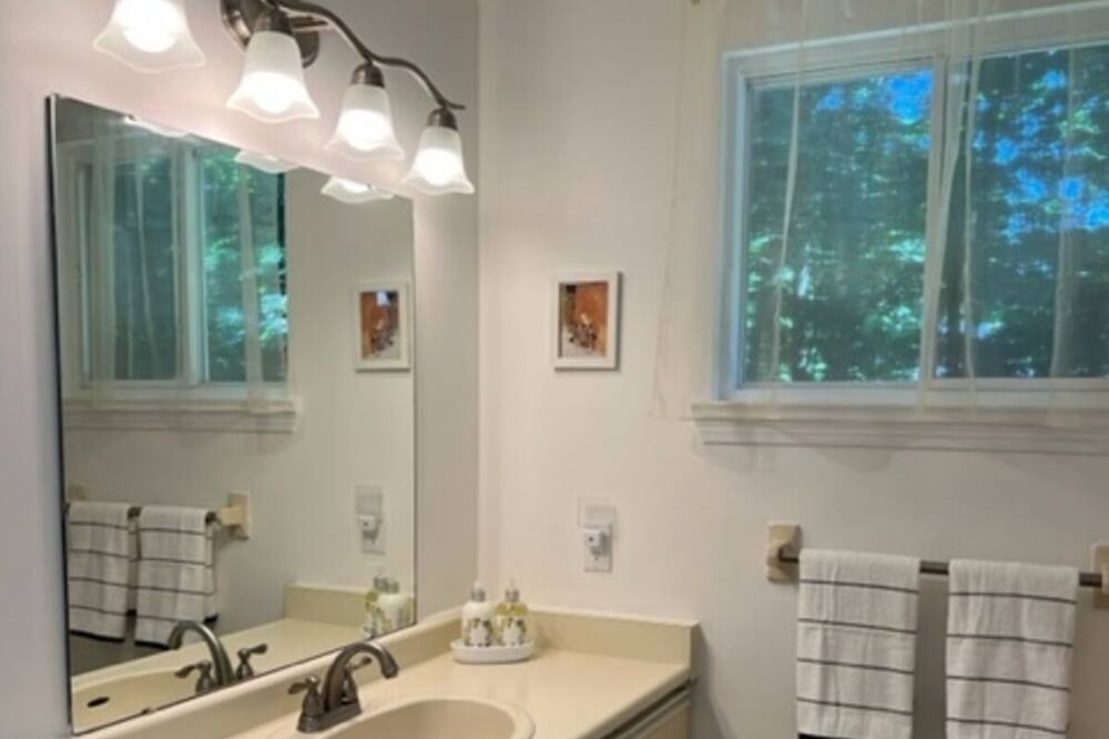 Photo of Bathroom in Lafontaine