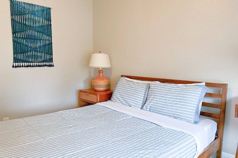 Photo of Bedroom in West Alameda
